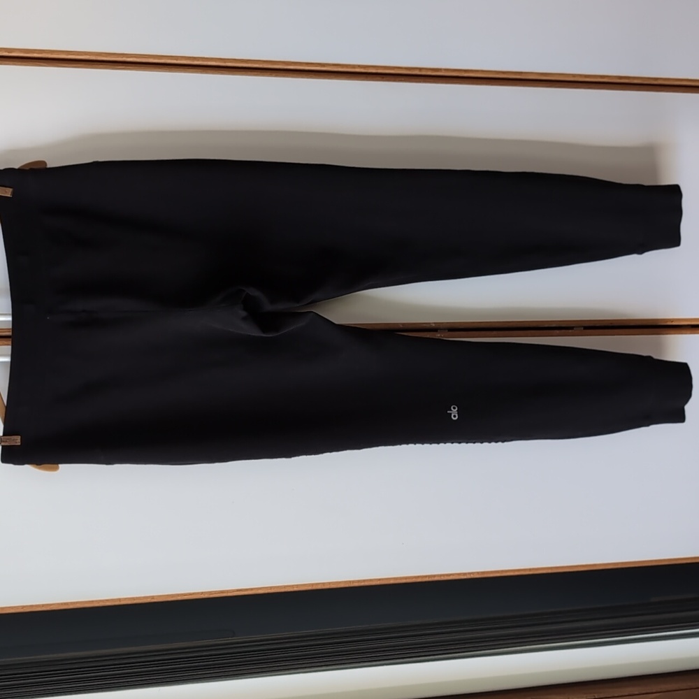 NWOT Alo Black Yoga Sweatpants Urban Moto Workout Gym M - Picture 10 of 15